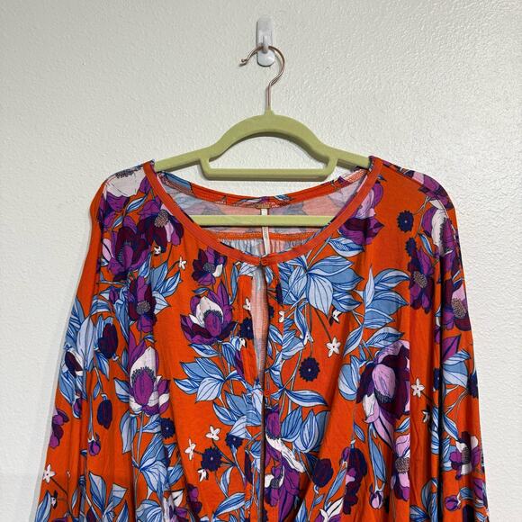 Free People Red Floral Twist Front Oversized Top Sz S - Picture 3 of 11